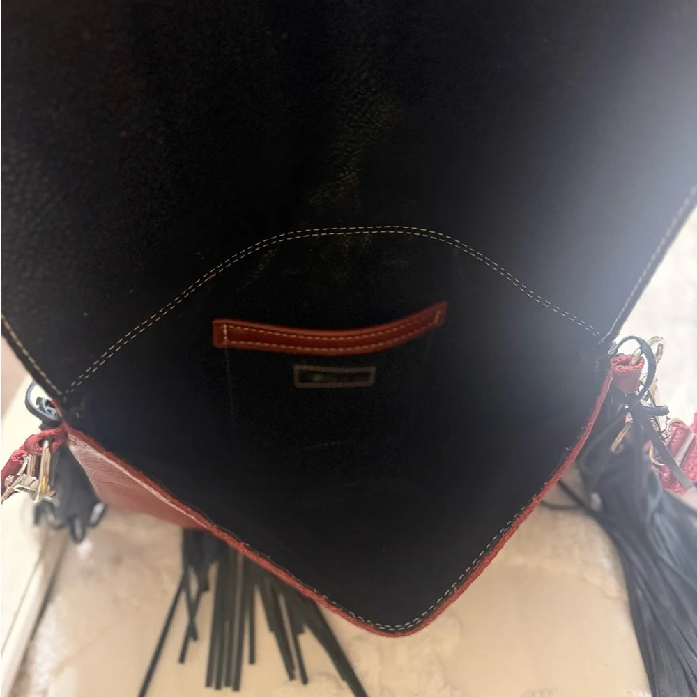 HCC Elegant Burgundy Floral Crossbody Bag with Black Fringe - Picture 3 of 4